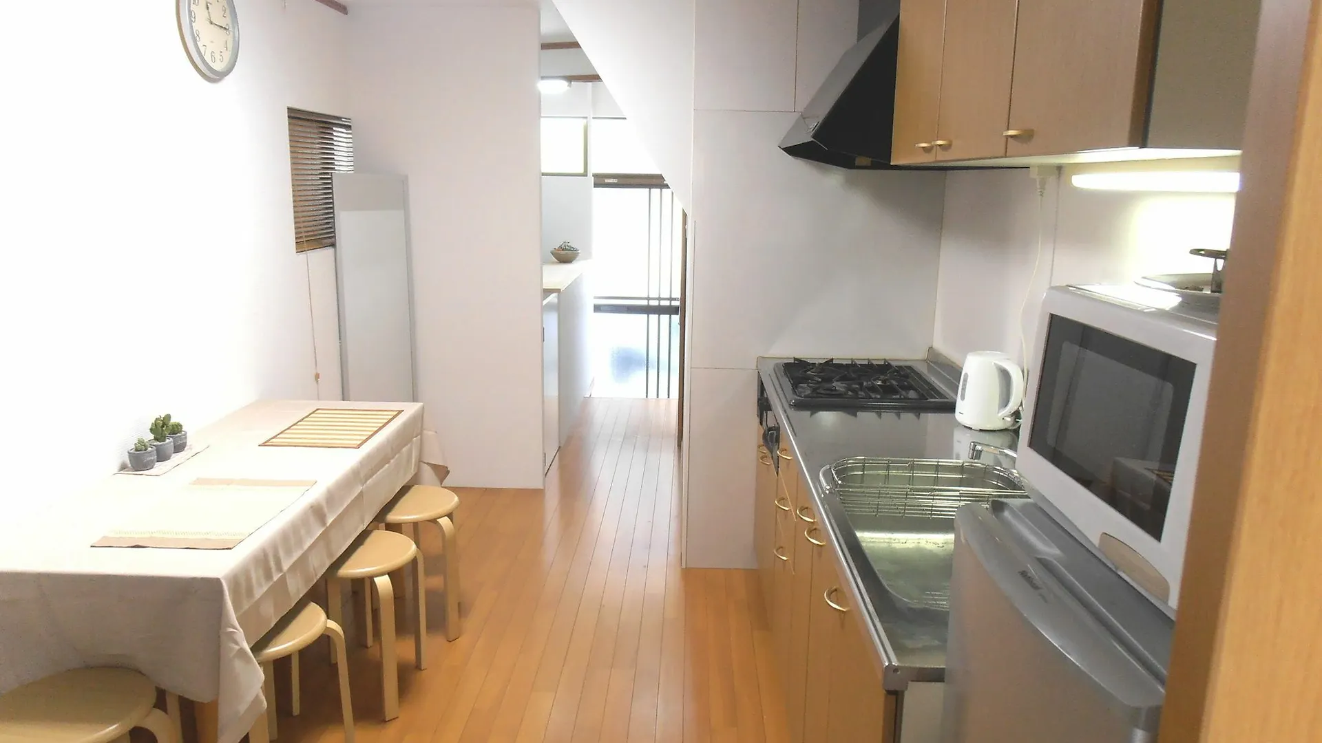 kontakty Guesthouse Motana